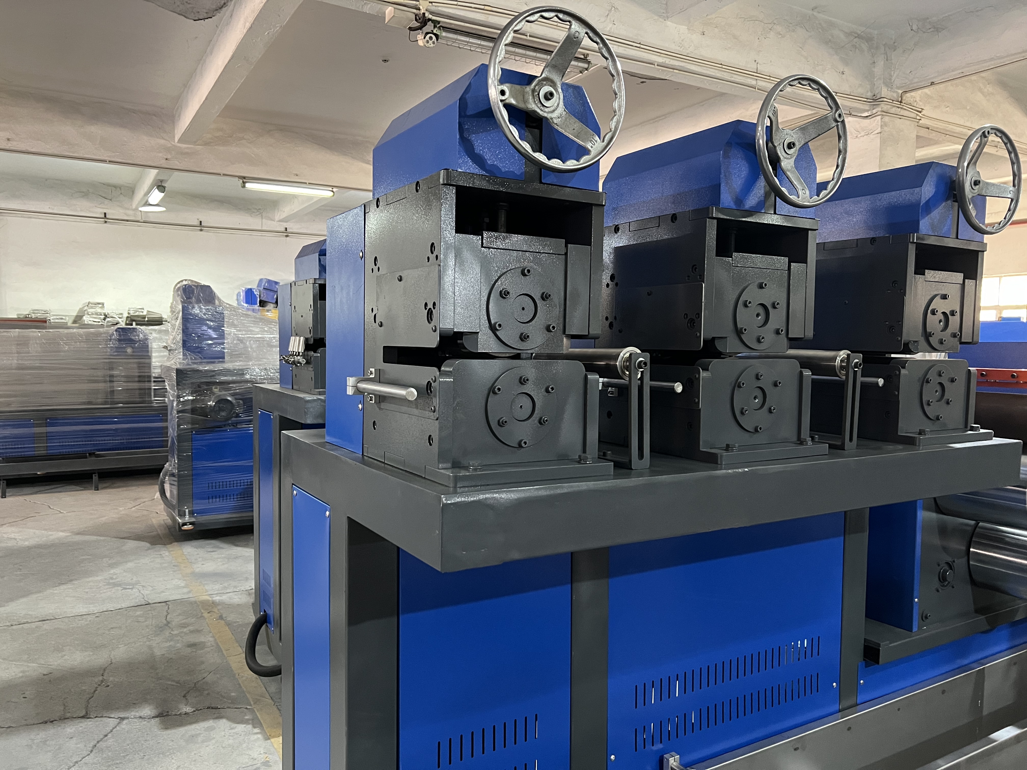 Latest company case about 3-sets Embossing machine ------Single-screw PP strapping production line